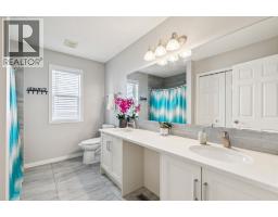 62 Cougar Plateau Way Sw, Calgary, AB T3H5S5 Photo 22