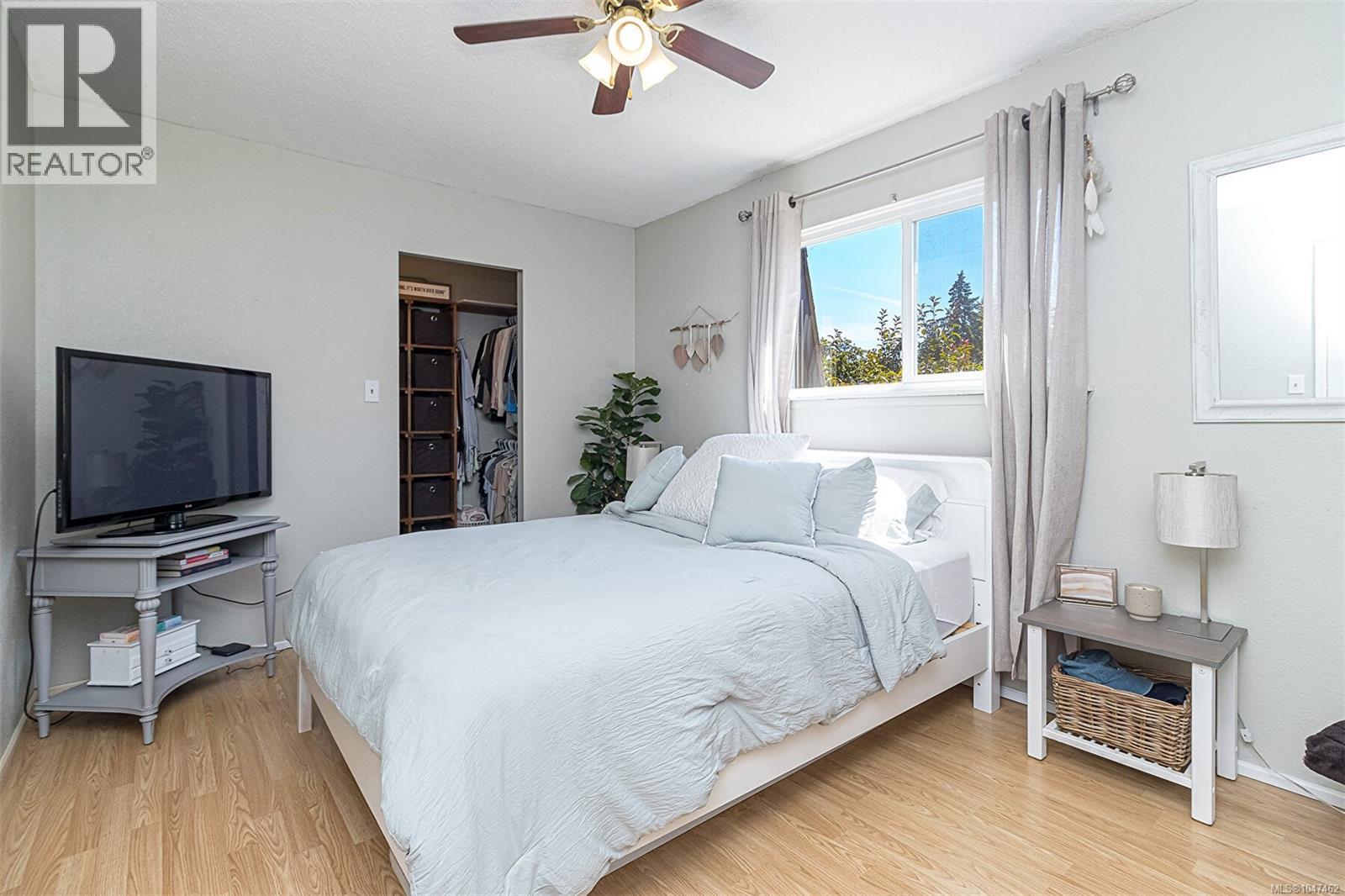 #11 7675 East Saanich Rd - 26