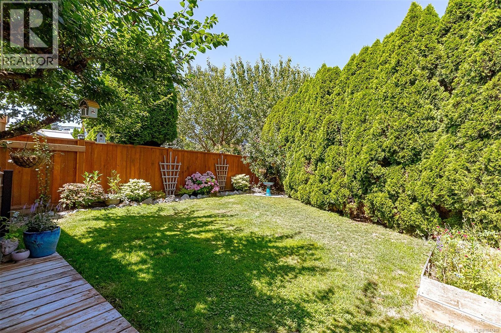 #11 7675 East Saanich Rd - 42
