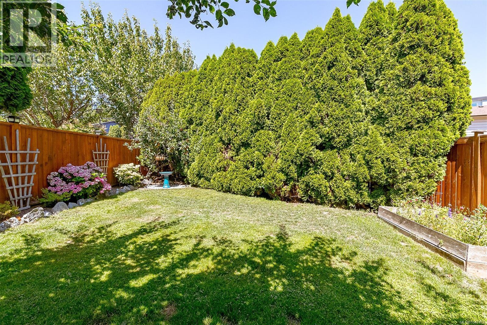 #11 7675 East Saanich Rd - 43