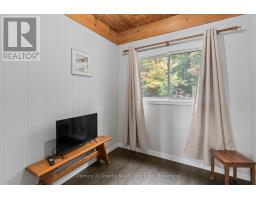 1255 Ross Lake Road, Dysart Et Al, ON K0M1S0 Photo 13