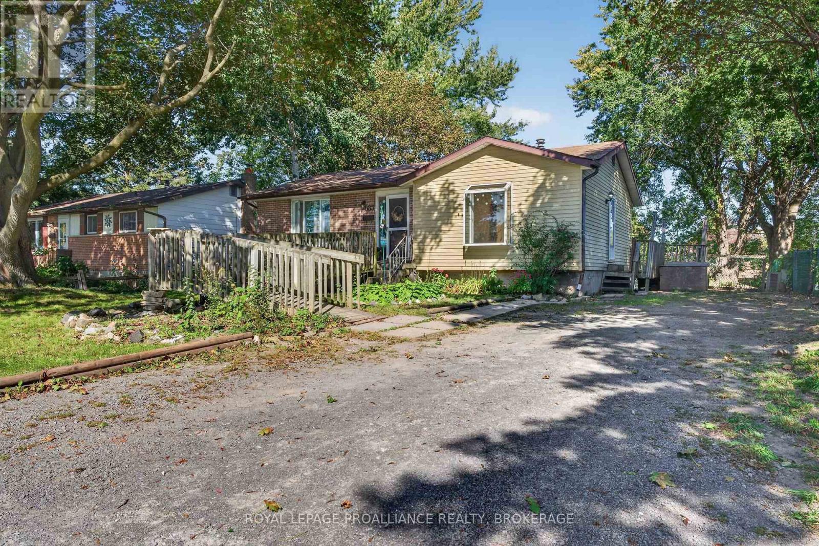 685 WILLIS STREET, Kingston (South of Taylor-Kidd Blvd) — photo 2