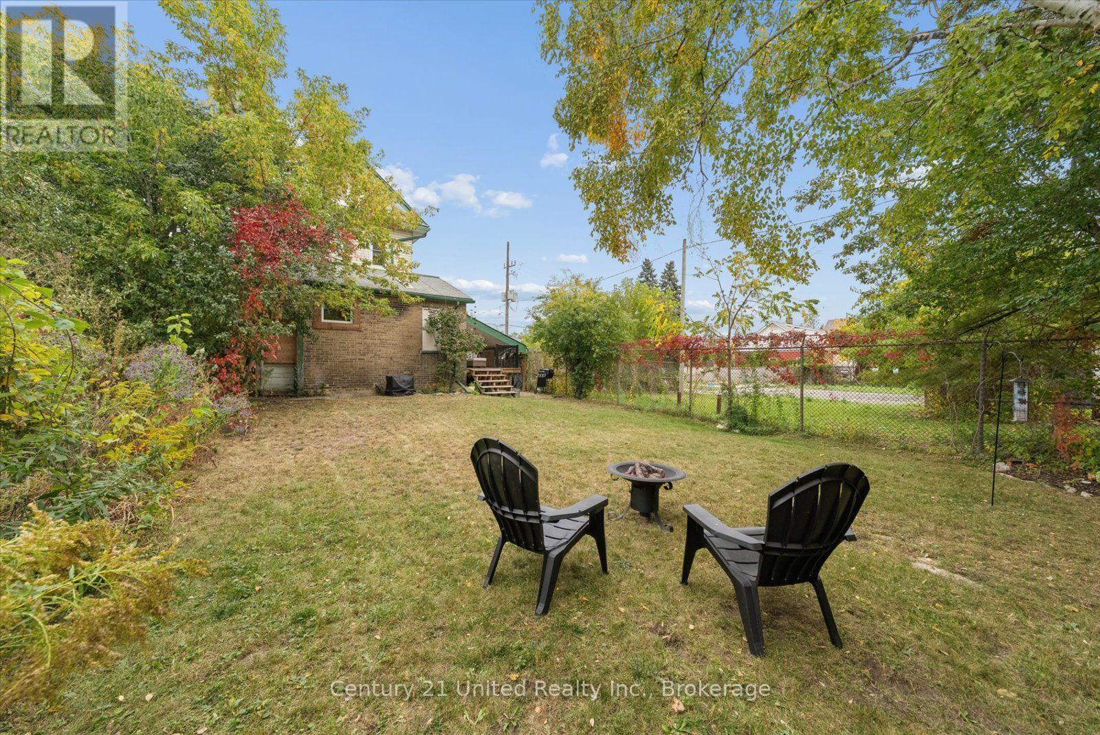 555 ROMAINE STREET - 38