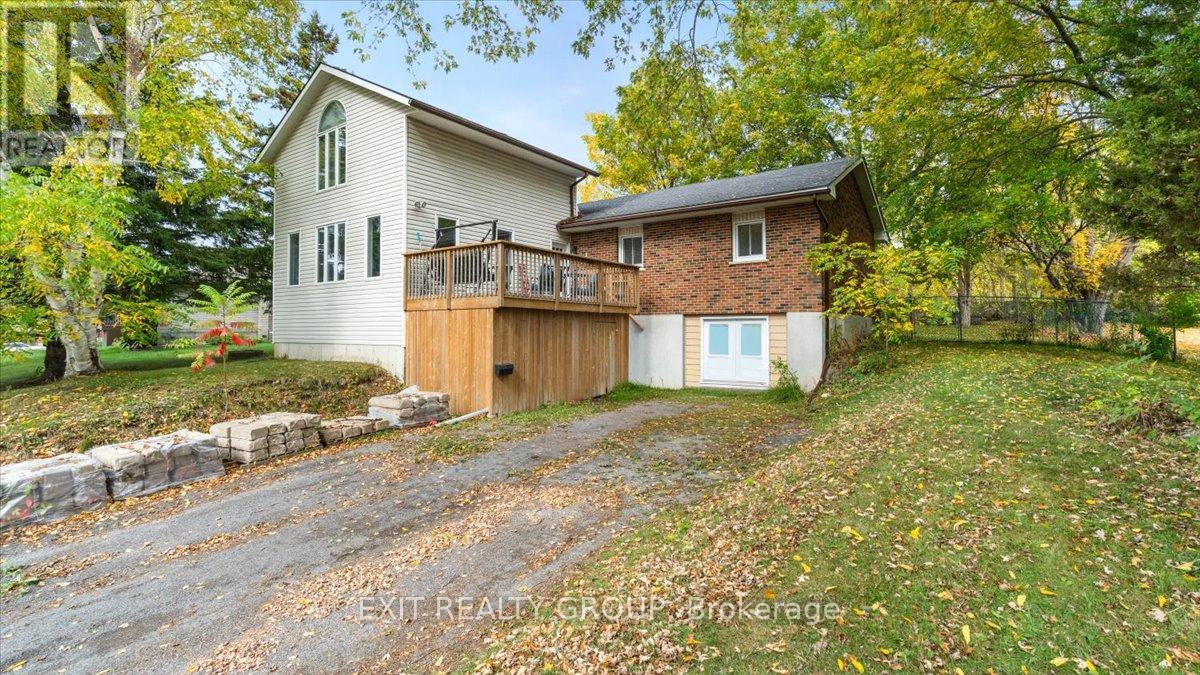 44 HILLCREST DRIVE, Quinte West (Murray Ward)