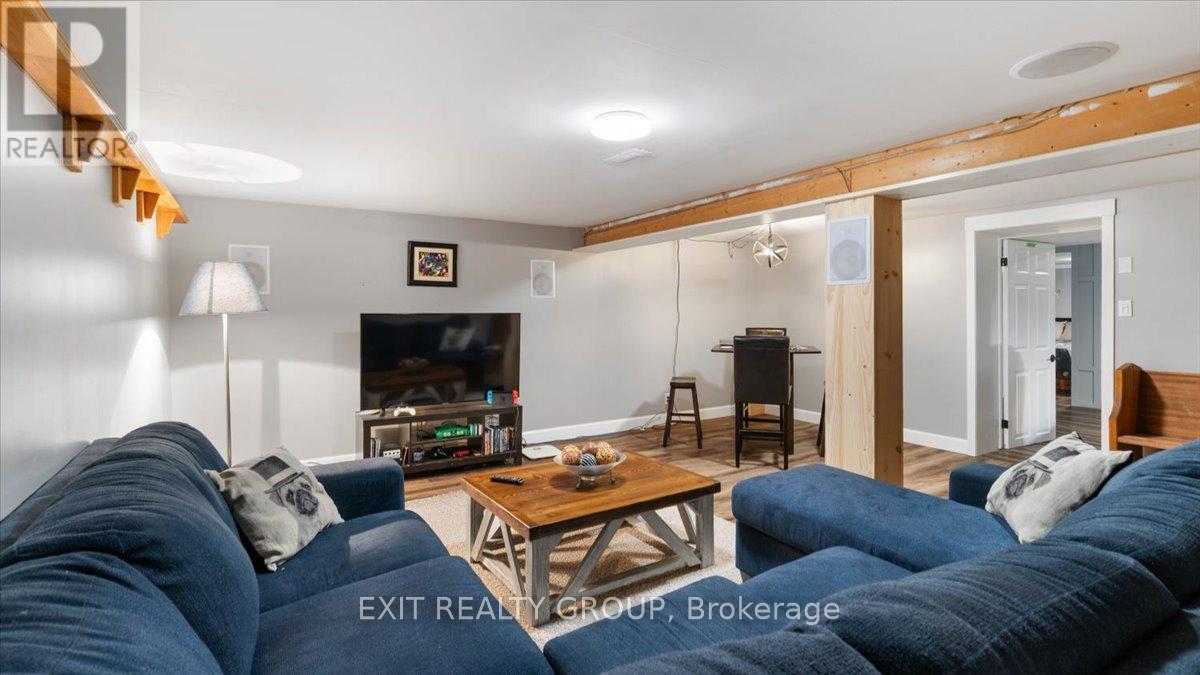 44 HILLCREST DRIVE - Image 36