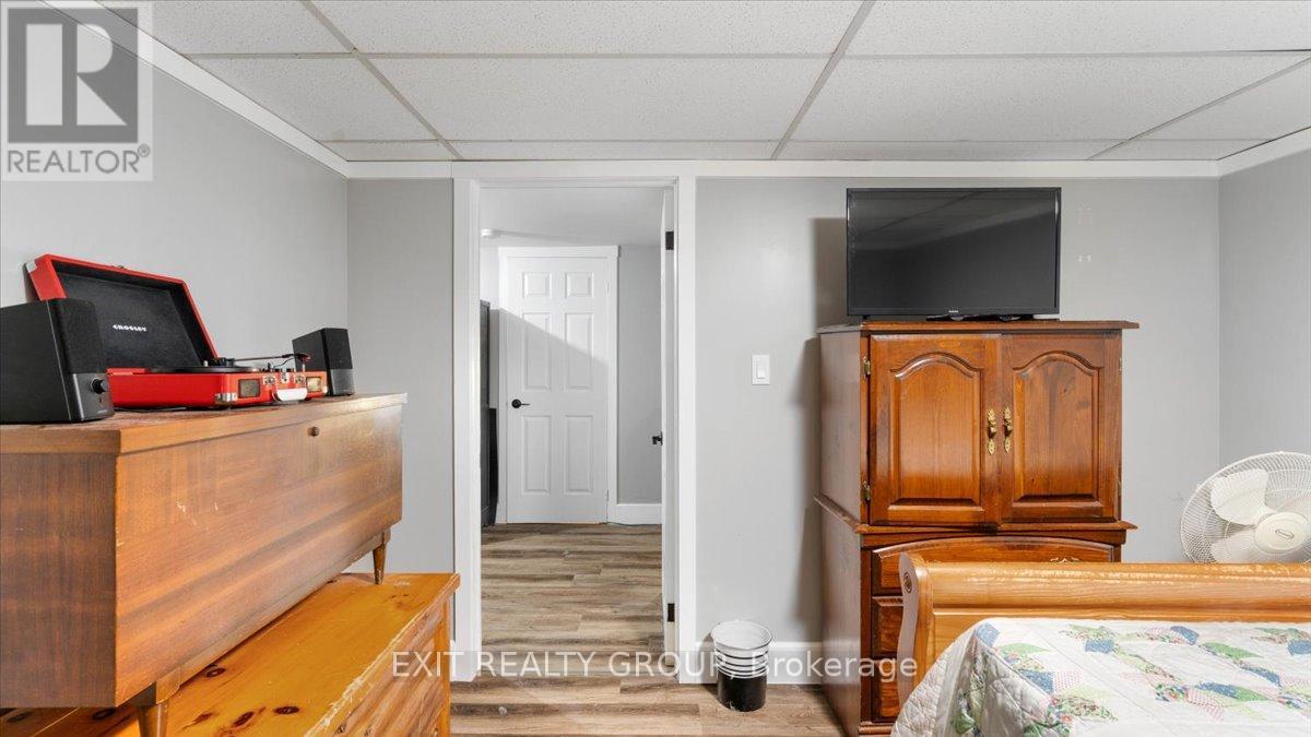 44 HILLCREST DRIVE - Image 38