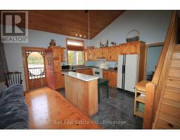 Kitchen - 1034 Charlie George Lake Drive N, Dysart Et Al, ON K0L1X0 Photo 6