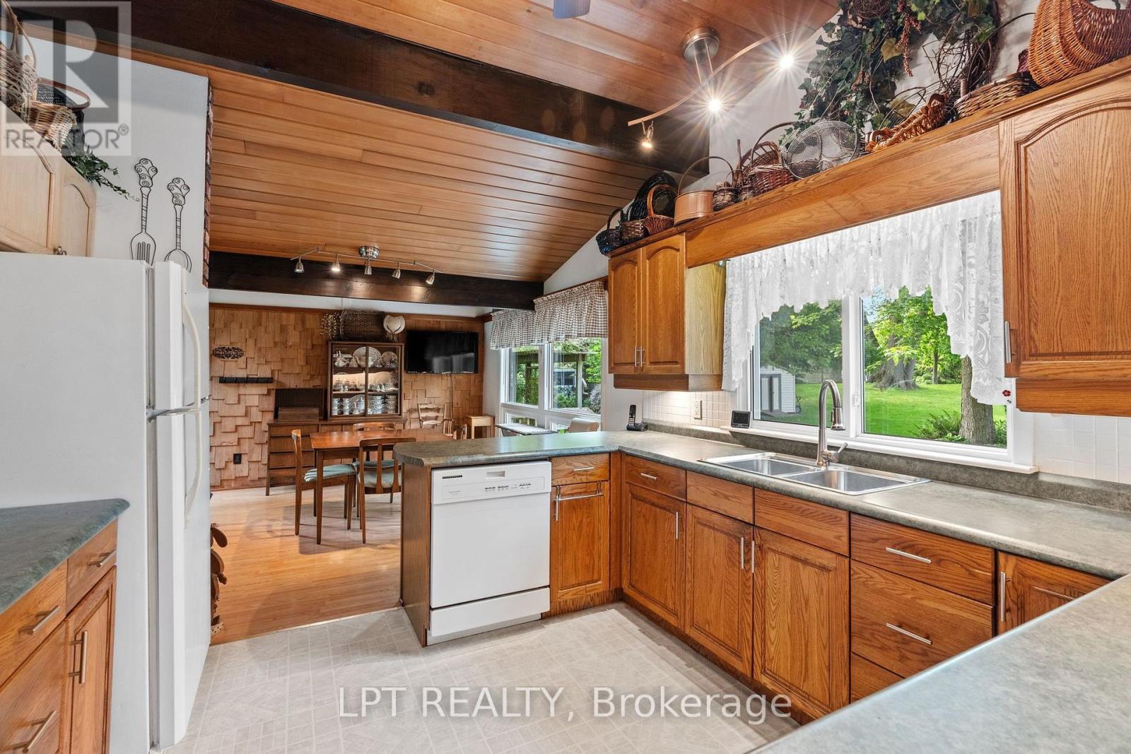 8452 DEFORE DRIVE, Lambton Shores — photo 11