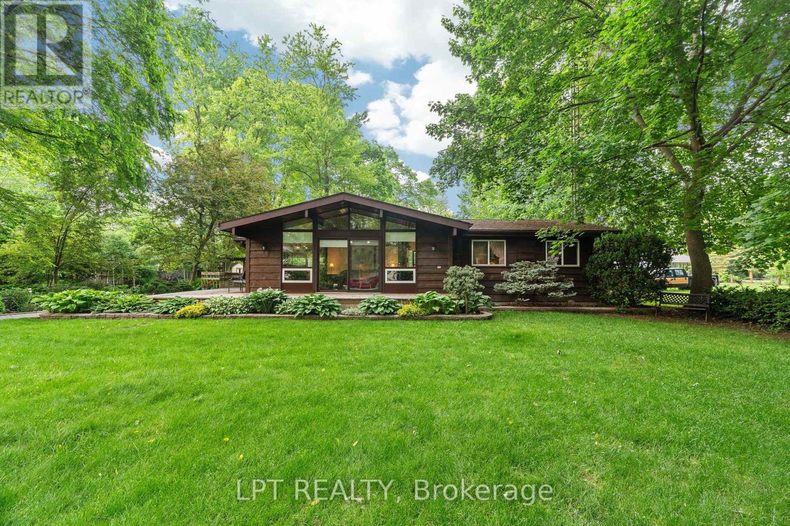 8452 DEFORE DRIVE, Lambton Shores — photo 3