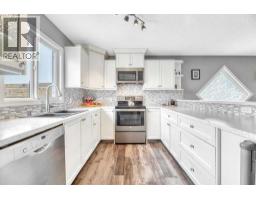156 Aspen Creek Crescent - photo 17
