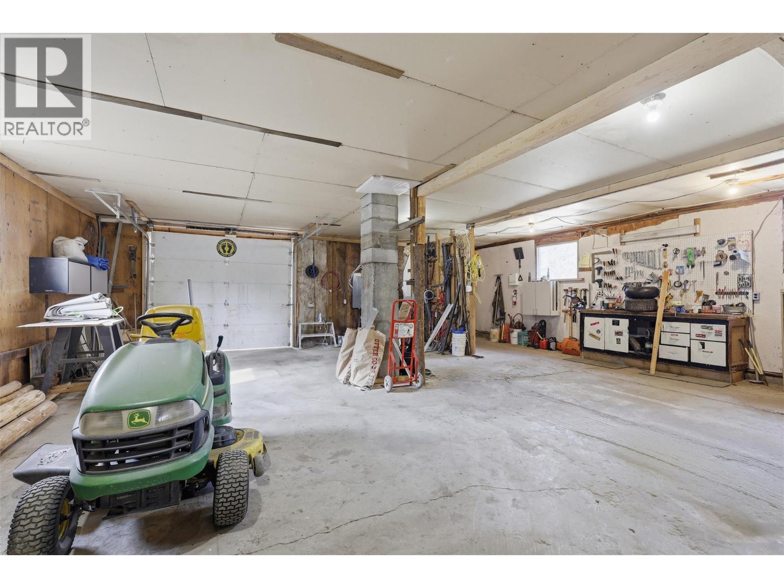 6732 Paxton Valley Road - Image 27