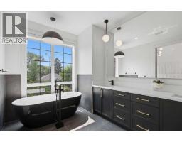 136 10 Avenue NW - photo 21