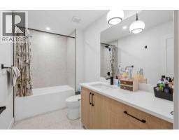 136 10 Avenue NW - photo 34