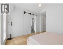 136 10 Avenue NW - photo 19