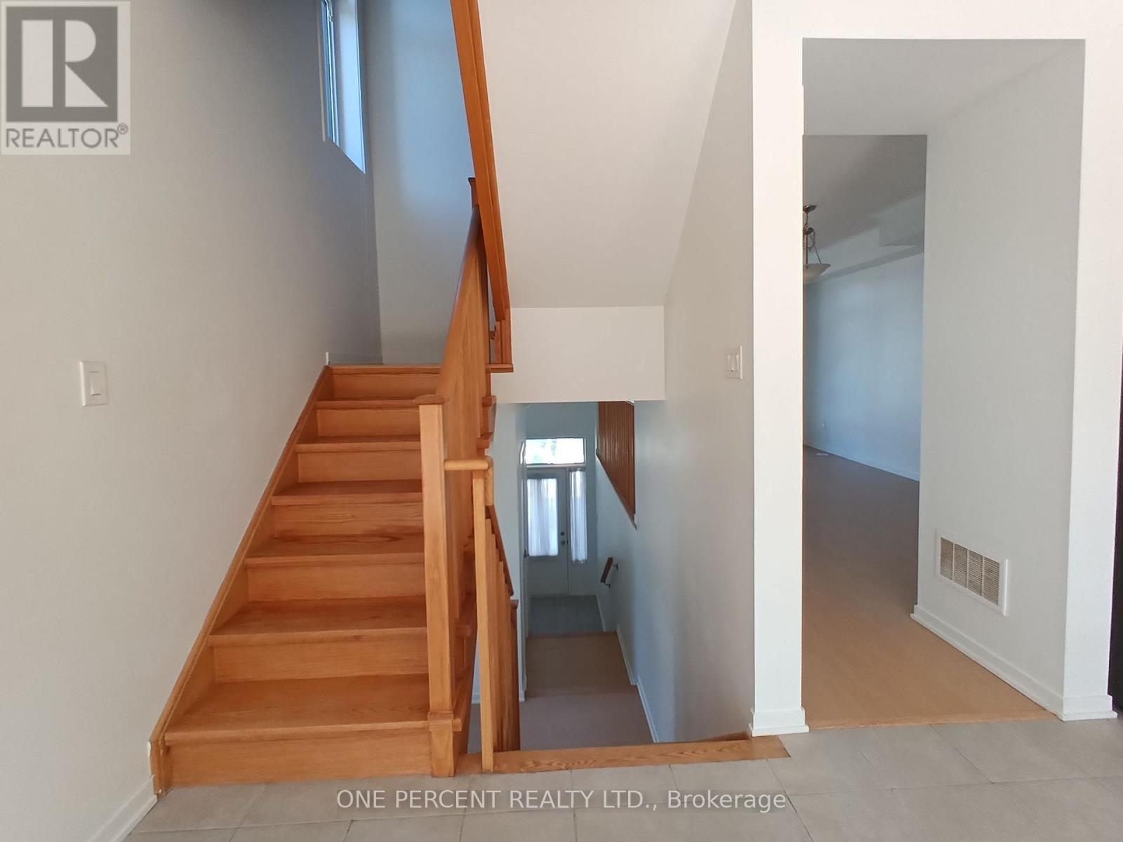 743 STANSTEAD PATH - 24
