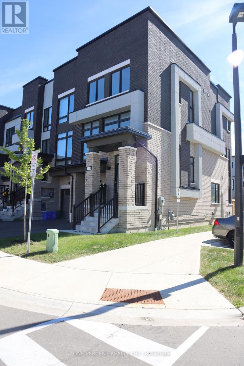 743 Stanstead Path, Oshawa (Samac), Ontario, L1K3G4, Oshawa (Samac), Ontario — photo 3 of 5
