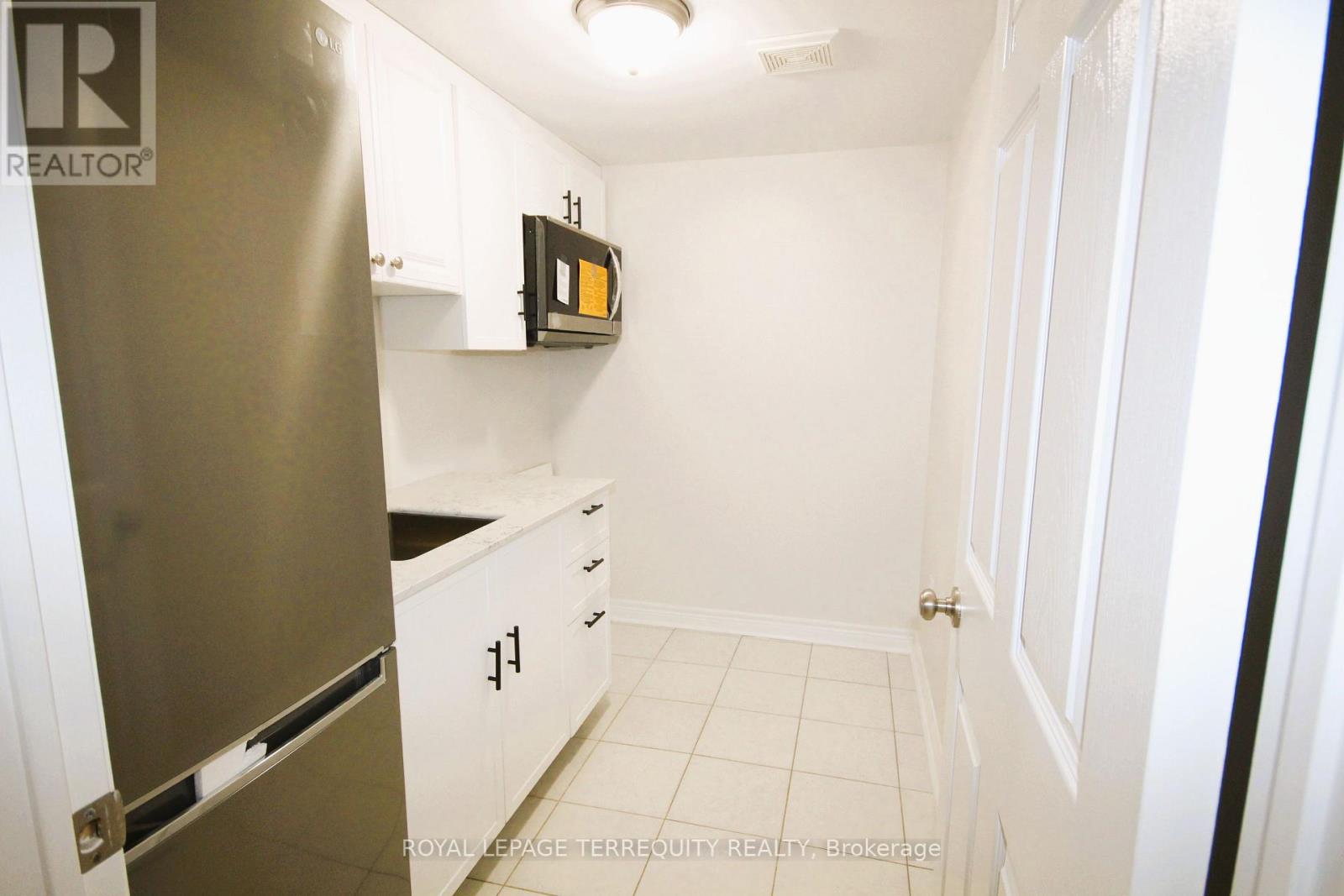 MAIN - 19 DE JONG STREET, Toronto (Dorset Park) — photo 7