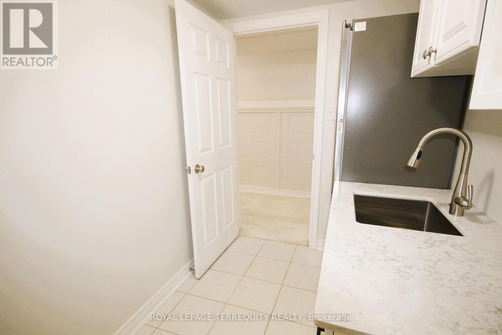 MAIN - 19 DE JONG STREET, Toronto (Dorset Park) — photo 8