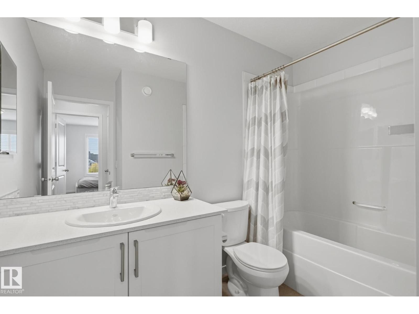 2205 82 ST SW - 20