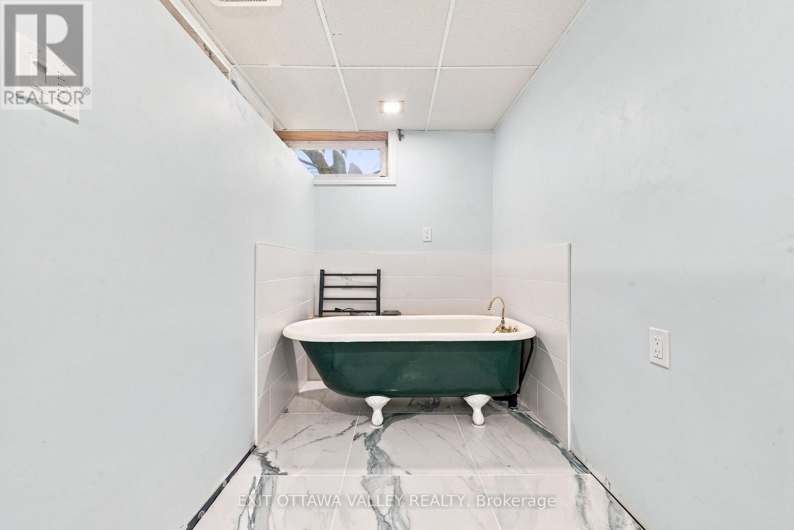 15 TROYES STREET - Image 35