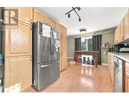 15 Troyes Street, Deep River, ON K0J1P0 Photo 9