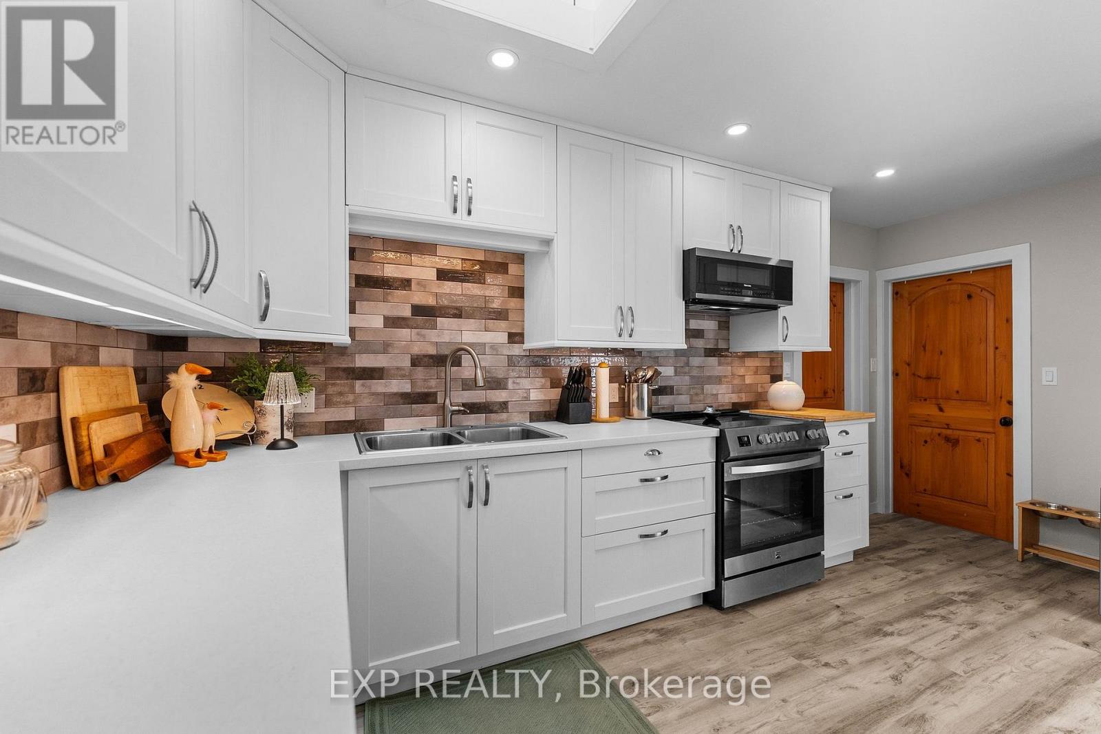 42195 COMBERMERE ROAD - Image 21