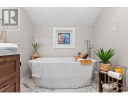 42195 Combermere Road, Madawaska Valley, ON K0J1B0 Photo 31