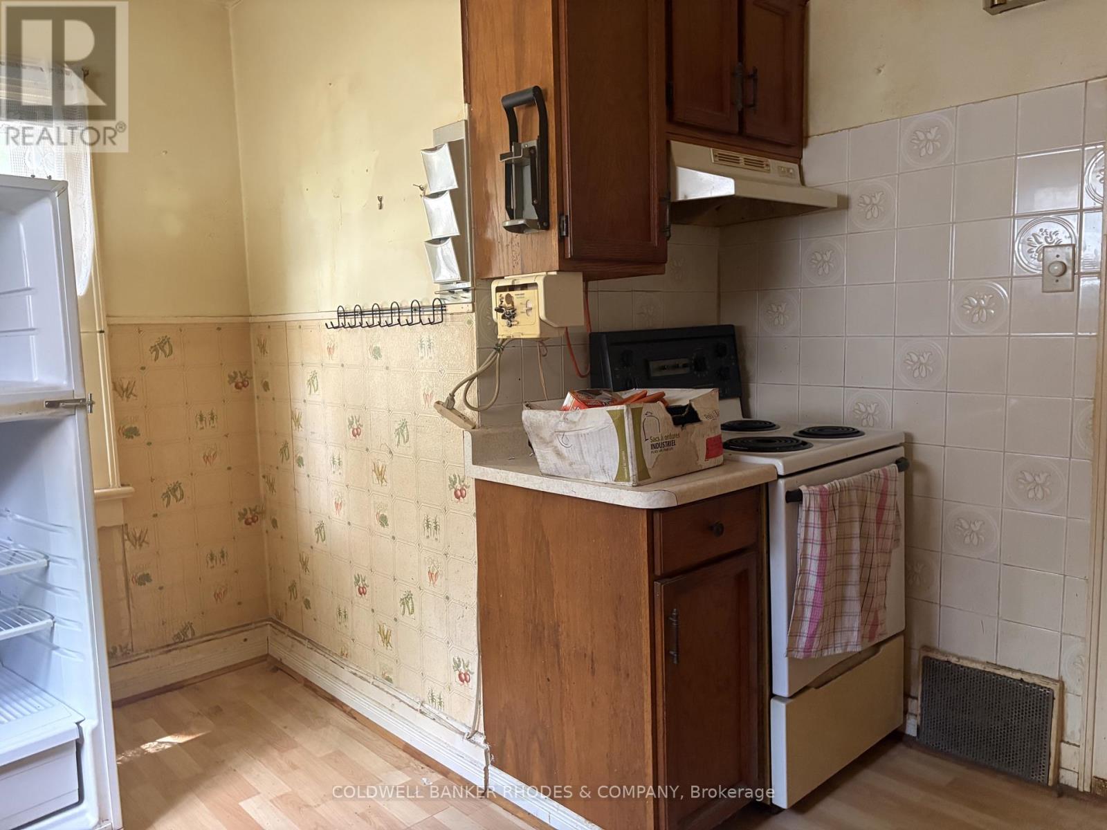 149 SWEETLAND AVENUE - Image 10