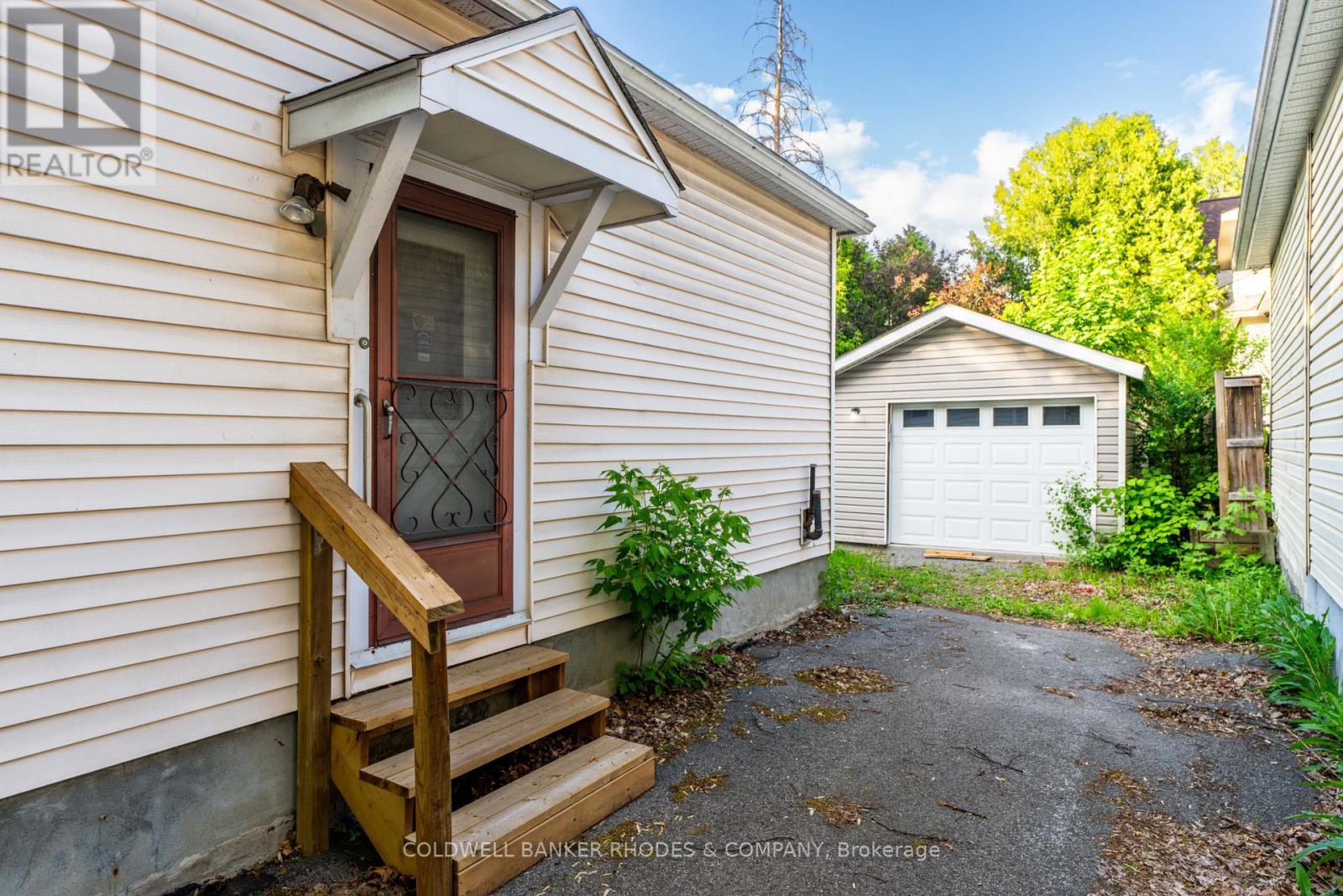 149 SWEETLAND AVENUE - 3