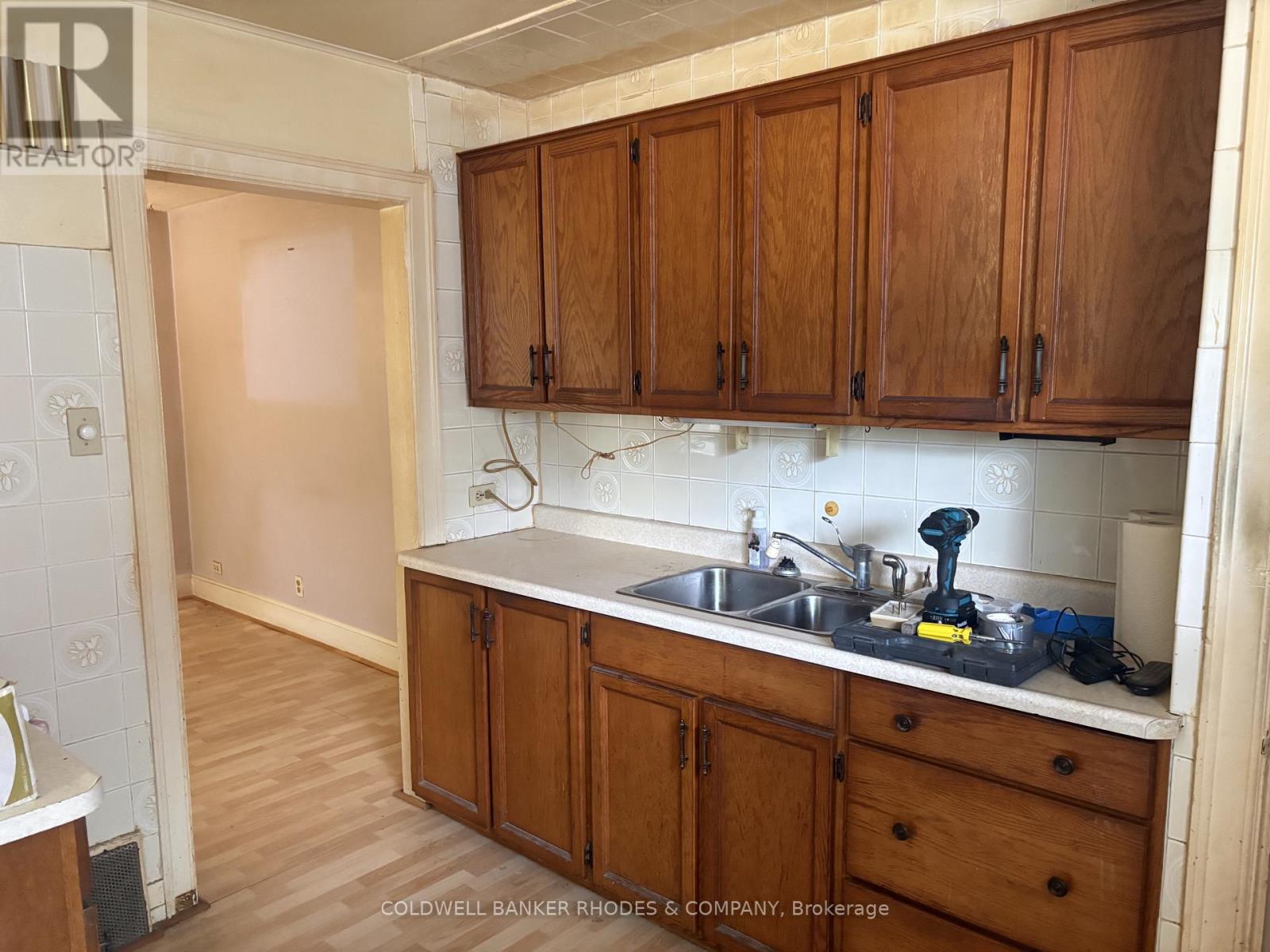 149 SWEETLAND AVENUE - 8