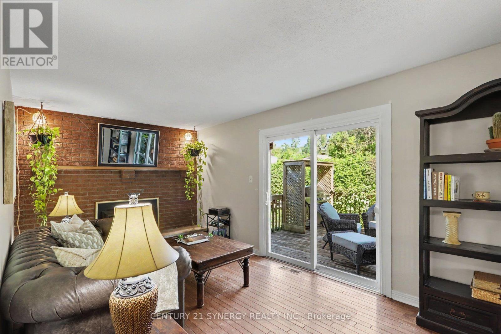 21 ALDER CRESCENT - 13