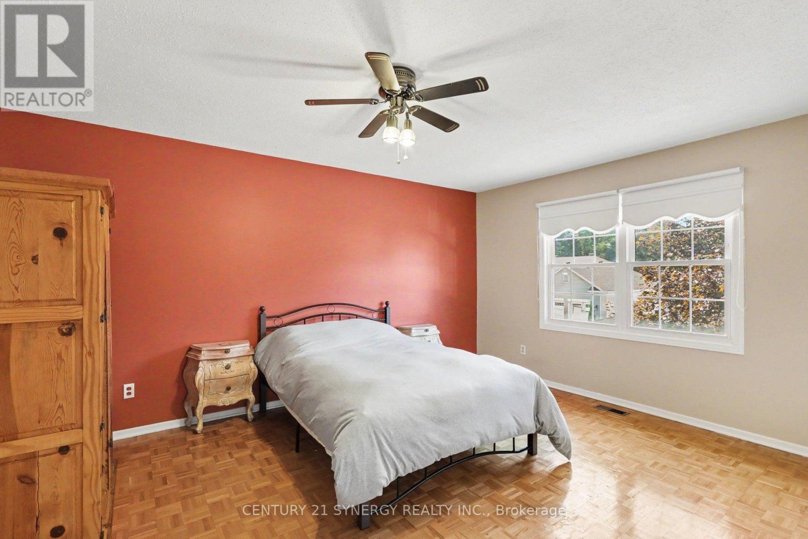 21 ALDER CRESCENT - 22