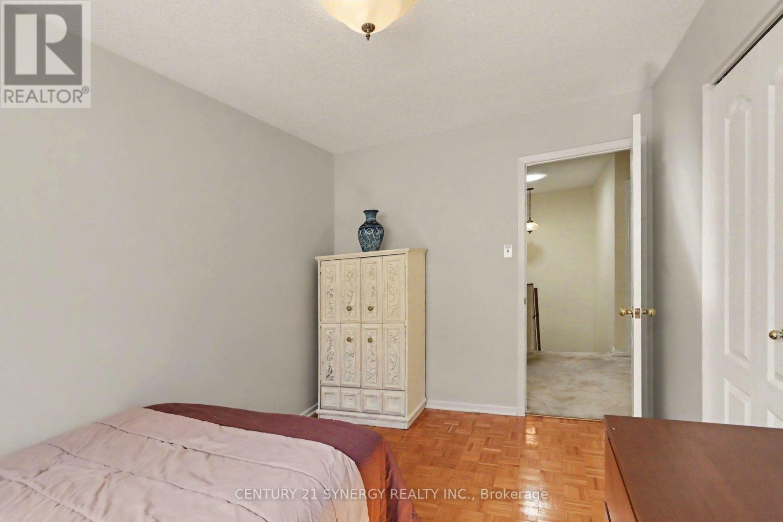 21 ALDER CRESCENT - 25