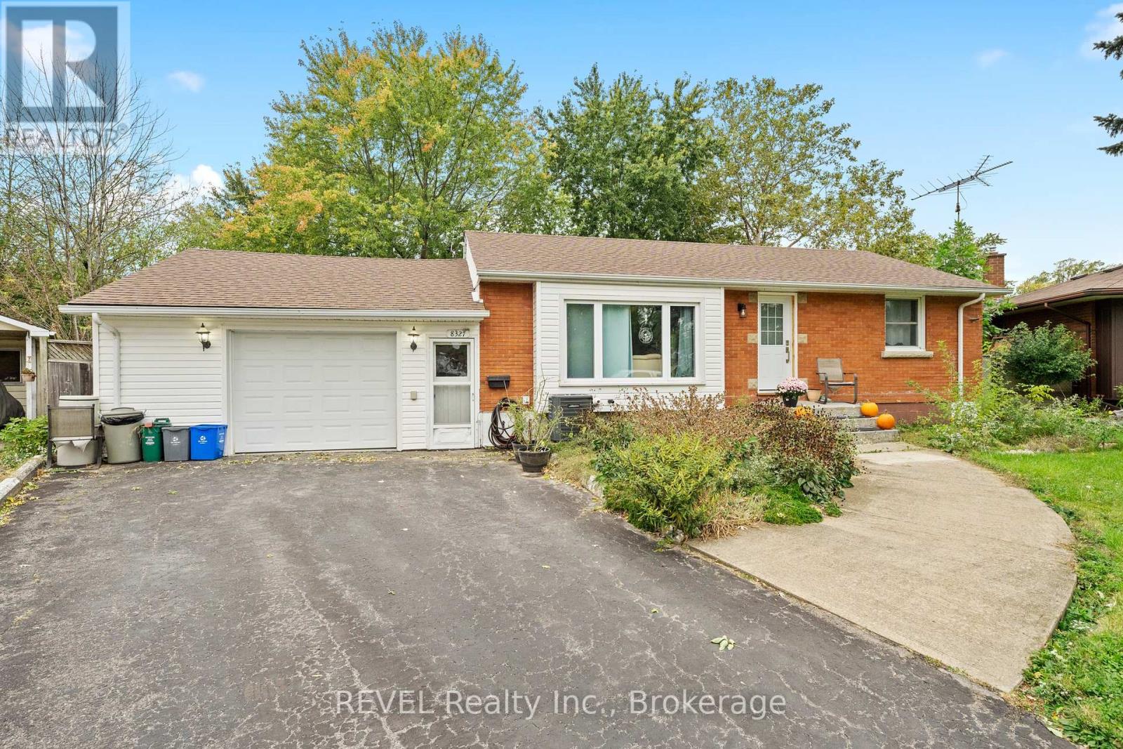 UPPER UNIT - 8327 PARKWAY DRIVE, Niagara Falls (Chippawa) — photo 3