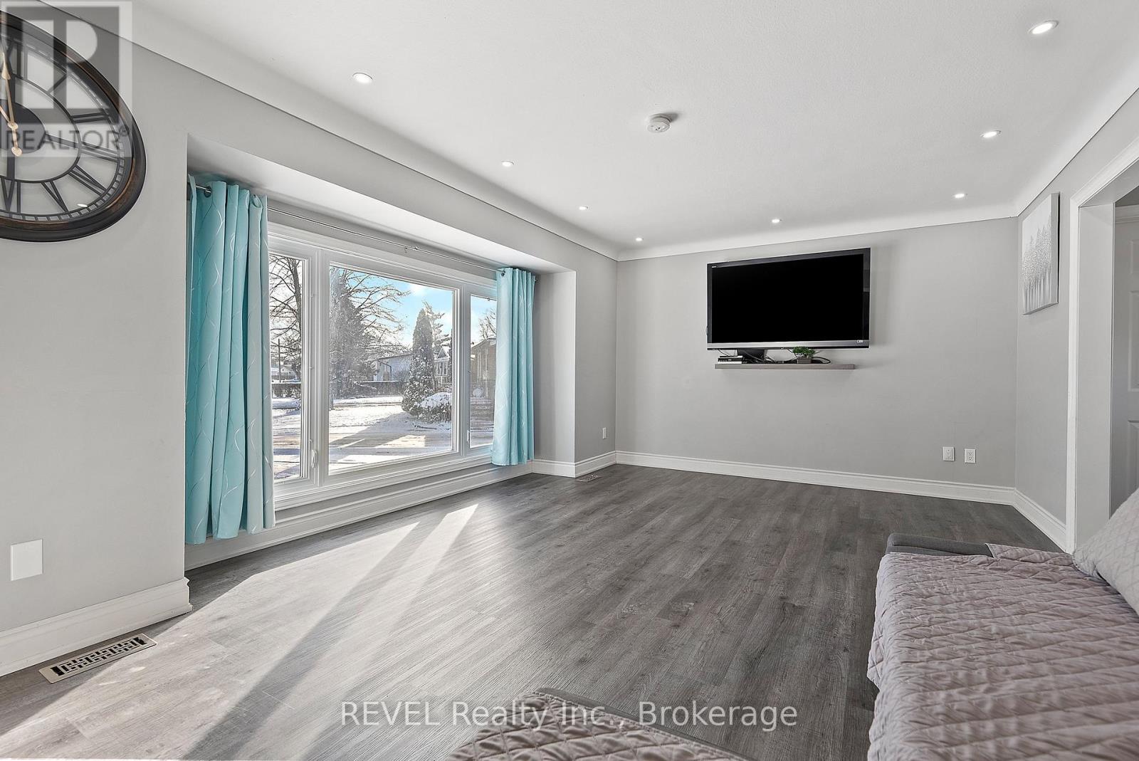 UPPER UNIT - 8327 PARKWAY DRIVE, Niagara Falls (Chippawa) — photo 5