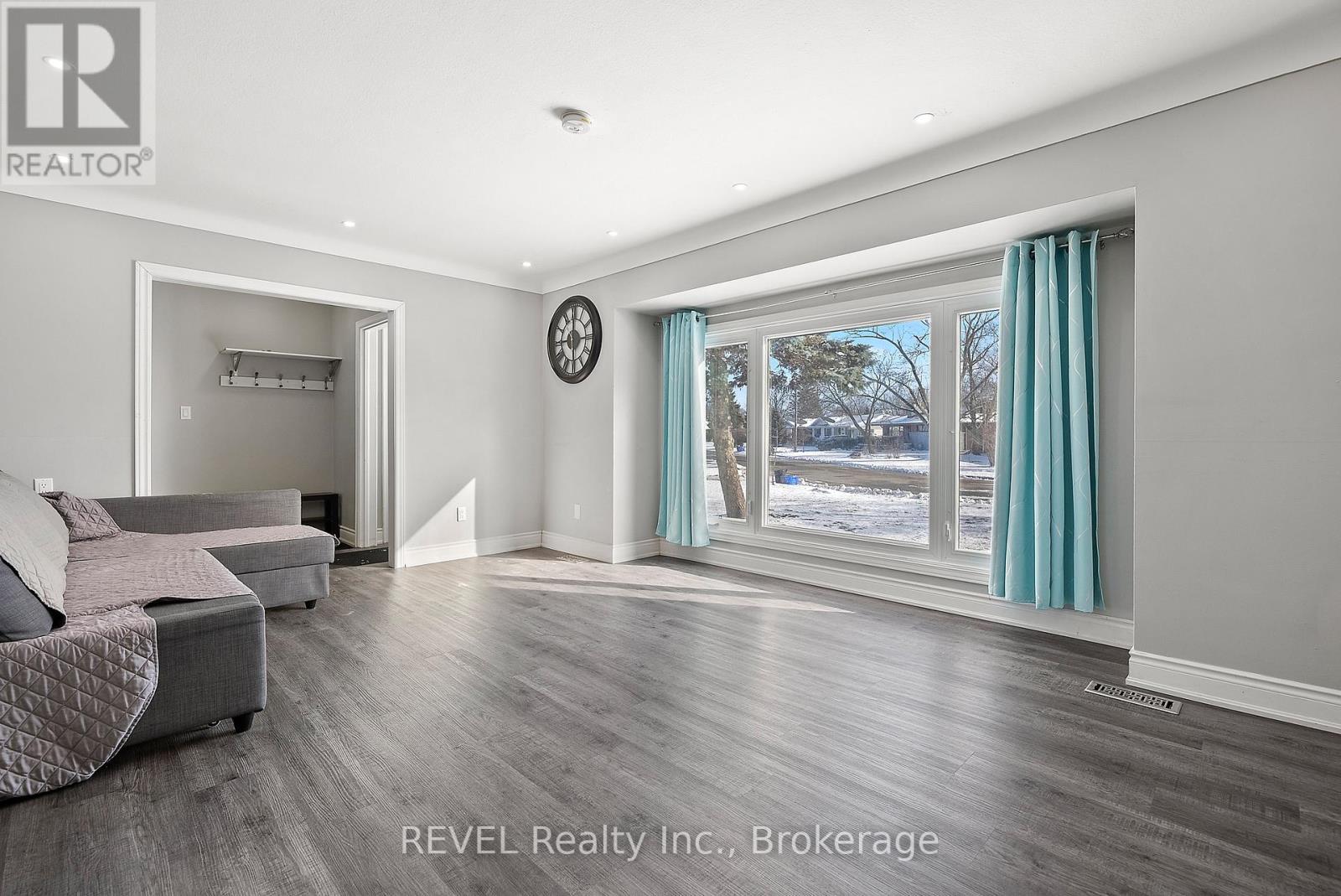 UPPER UNIT - 8327 PARKWAY DRIVE, Niagara Falls (Chippawa) — photo 6