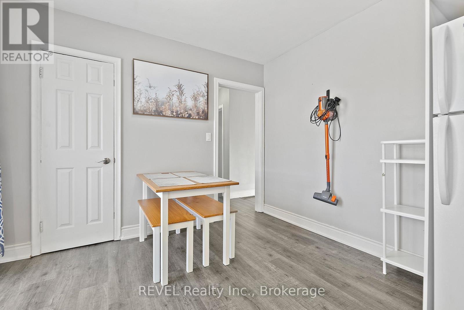 UPPER UNIT - 8327 PARKWAY DRIVE, Niagara Falls (Chippawa) — photo 9
