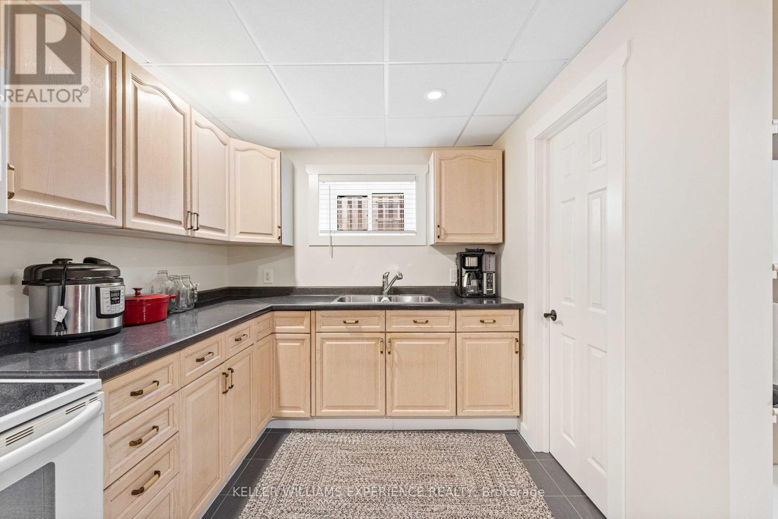 9 EDENBRIDGE DRIVE - 30