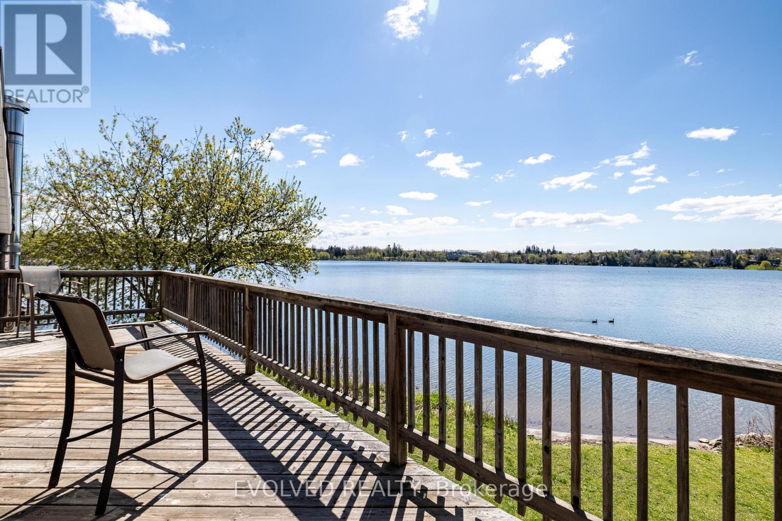 6 WILDWOOD AVENUE, Richmond Hill (Oak Ridges Lake Wilcox)