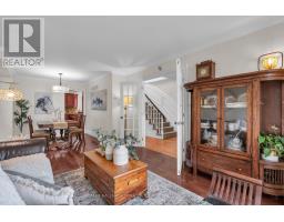 606 Haines Road, Newmarket, ON L3Y6V5 Photo 11