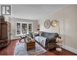 Bedroom 3 - 606 Haines Road, Newmarket, ON L3Y6V5 Photo 8