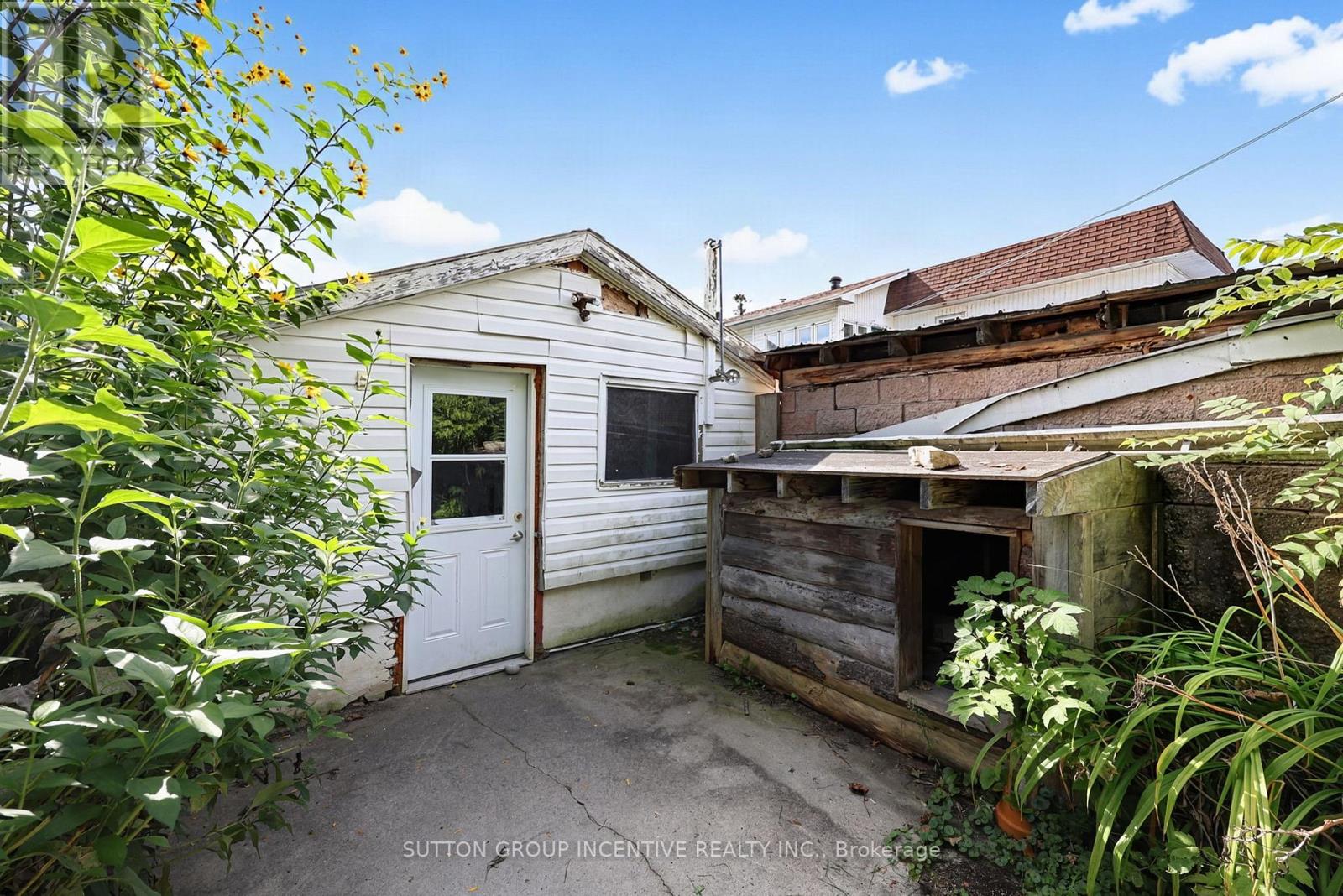 366 TALBOT STREET - 29
