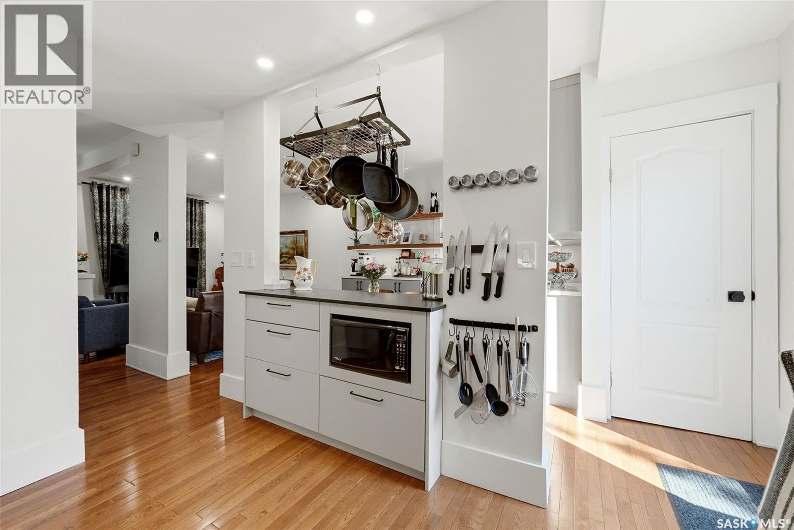 3925 Victoria AVENUE - 11