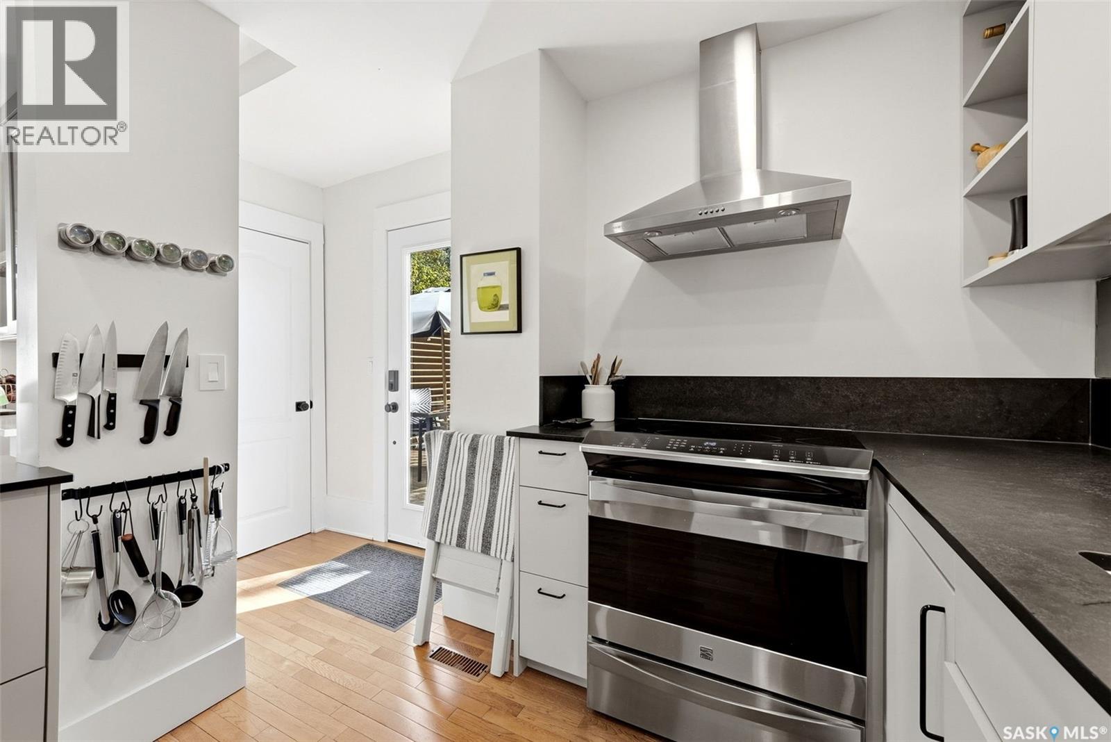 3925 Victoria AVENUE, Regina — photo 13