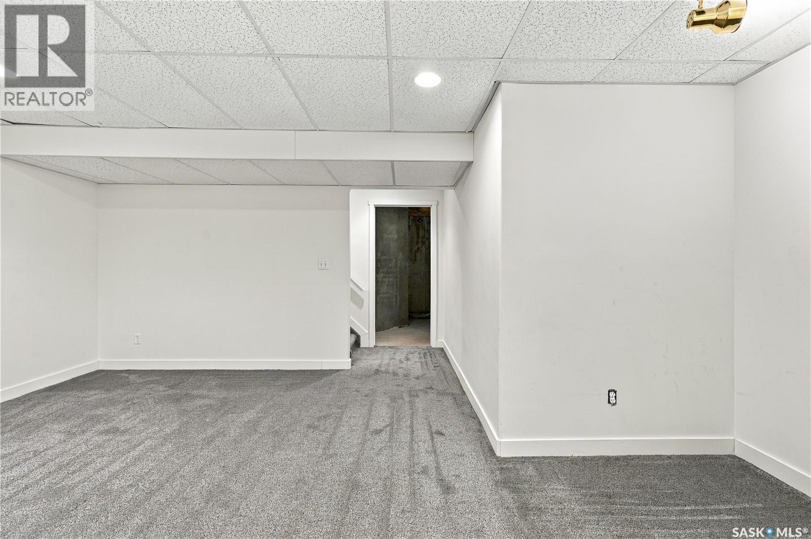 #23 110 Keevil CRESCENT - Image 47