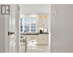 Kitchen - 426 Trafalgar Road, Oakville, ON L6J3H7 Photo 8