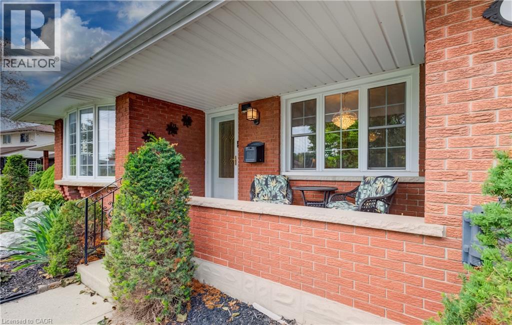 54 FAIRLAWN Road, Kitchener — photo 4