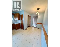 4pc Bathroom - 5409 57 Street, Taber, AB T1G1L7 Photo 6