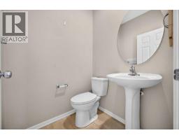 262 21 Avenue NE - photo 22