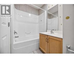 262 21 Avenue NE - photo 35